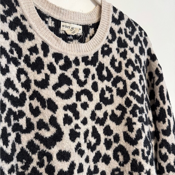 Women's Leopard Print Soft Sweater - Black and Cream - Picture 5 of 6